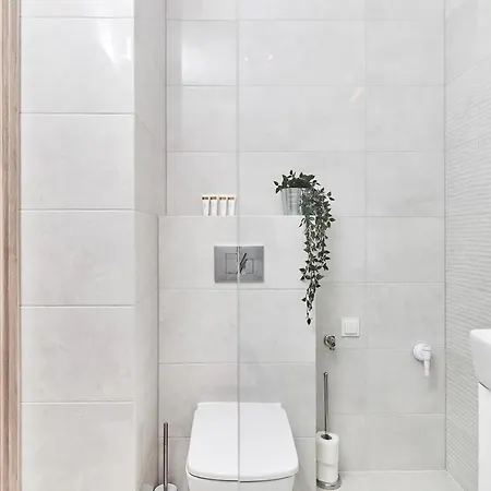 Modern By Renters Apartment *
